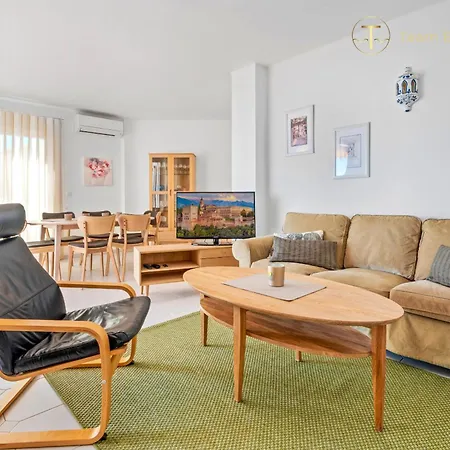 Wonderful Apt With Sea View & Large Terrace Διαμέρισμα