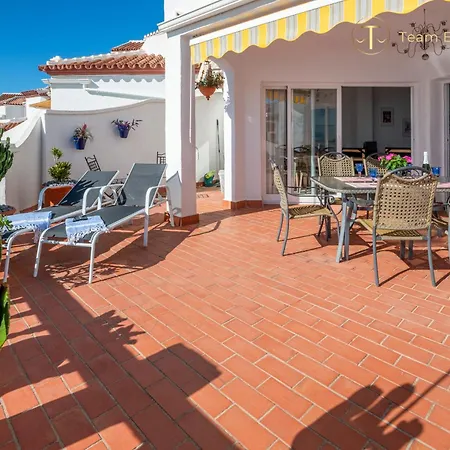 Wonderful Apt With Sea View & Large Terrace Apartment Nerja