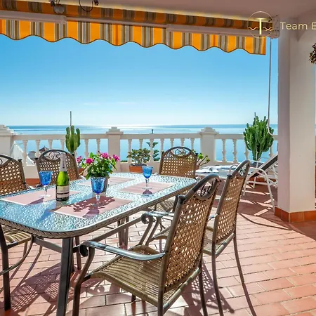 Wonderful Apt With Sea View & Large Terrace *